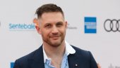 TOM HARDI ODNEO TITULU: Glumac izabran za najseksipilnijeg u Velikoj Britaniji TOM HARDI ODNEO TITULU: Glumac izabran za najseksipilnijeg u Velikoj Britaniji
