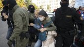 ЗАХТЕВАЛИ ОСТАВКУ ЛУКАШЕНКА: Више од 300 особа ухапшено на маршу жена у Минску ЗАХТЕВАЛИ ОСТАВКУ ЛУКАШЕНКА: Више од 300 особа ухапшено на маршу жена у Минску