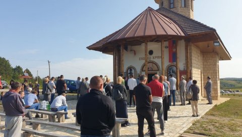 ПОЧАСТ ЈУНАЦИМА РОДА: Обележена годишњица битке и освећења храма на Мачковом камену ПОЧАСТ ЈУНАЦИМА РОДА: Обележена годишњица битке и освећења храма на Мачковом камену