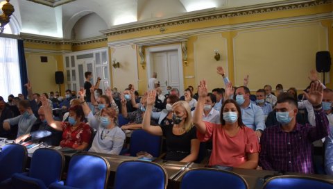 ГРАД ВОДЕ НОВИ ЉУДИ: Велике кадровске промене у градског управи Кикинде ГРАД ВОДЕ НОВИ ЉУДИ: Велике кадровске промене у градског управи Кикинде