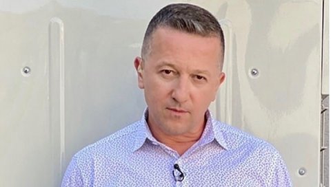 СРЂАН ПРЕДОЈЕВИЋ ИМА НОВИ ПОСАО: Ево где ћемо гледати популарног водитеља - враћа се у стару кућу СРЂАН ПРЕДОЈЕВИЋ ИМА НОВИ ПОСАО: Ево где ћемо гледати популарног водитеља - враћа се у стару кућу