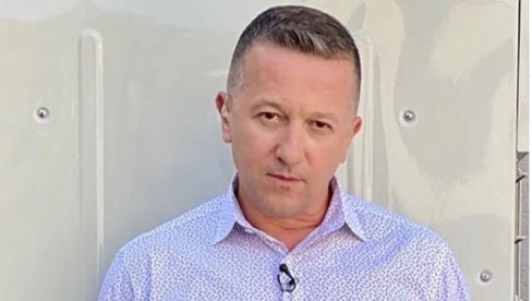 СРЂАНУ ПРЕДОЈЕВИЋУ ЗАБРАЊЕН УЛАЗ НА ТВ ПРВА: Водитељ најавио Јутарњи програм, дошао на посао, али је заустављен СРЂАНУ ПРЕДОЈЕВИЋУ ЗАБРАЊЕН УЛАЗ НА ТВ ПРВА: Водитељ најавио Јутарњи програм, дошао на посао, али је заустављен