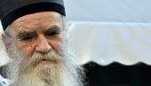 МИТРОПОЛИТ ПОРУЧИО МИЛУ: Одлазећа власт да не прети да ће бранити Црну Гору из шуме МИТРОПОЛИТ ПОРУЧИО МИЛУ: Одлазећа власт да не прети да ће бранити Црну Гору из шуме