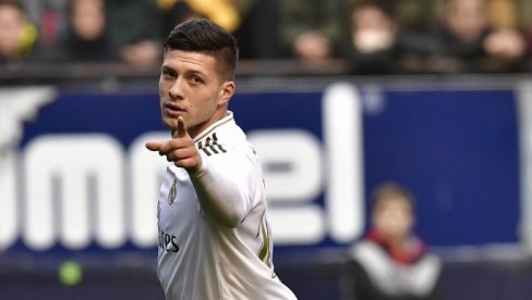 OZBILJNA POVREDA ZLATANA IBRAHIMOVIĆA? Menja ga Luka Jović u Milanu OZBILJNA POVREDA ZLATANA IBRAHIMOVIĆA? Menja ga Luka Jović u Milanu