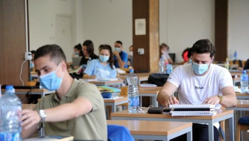 OVA PRAVILA VAŽE ZA SVE STUDENTE: Počelo useljavanje u domove, evo kome moraju da se jave ako imaju simptome OVA PRAVILA VAŽE ZA SVE STUDENTE: Počelo useljavanje u domove, evo kome moraju da se jave ako imaju simptome