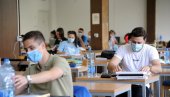 НА ФАКУЛТЕТИМА КОМБИНОВАН МОДЕЛ: Универзитет спреман за нову школску годину НА ФАКУЛТЕТИМА КОМБИНОВАН МОДЕЛ: Универзитет спреман за нову школску годину