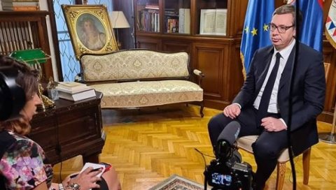 ВАЖАН ИНТЕРВЈУ: Председник Вучић разговарао са новинарком Ројтерса, објавио фотографију на инстаграму (ФОТО) ВАЖАН ИНТЕРВЈУ: Председник Вучић разговарао са новинарком Ројтерса, објавио фотографију на инстаграму (ФОТО)