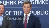 КО ЈЕ ЏОН ЈОВАНОВИЋ: Нови шеф канцеларије ДФЦ у Београду има српско порекло КО ЈЕ ЏОН ЈОВАНОВИЋ: Нови шеф канцеларије ДФЦ у Београду има српско порекло