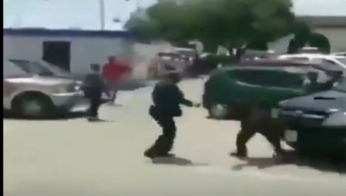 SNIMAK PREDSEDNIKA KOJI TUČE MINISTRA OBIŠAO SVET: Svi ga hvalili, a sada se saznala prava istina (VIDEO) SNIMAK PREDSEDNIKA KOJI TUČE MINISTRA OBIŠAO SVET: Svi ga hvalili, a sada se saznala prava istina (VIDEO)