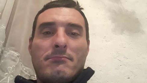 KOMUNALNA POLICIJA GA JE TUKLA DOK SE NIJE ONESVESTIO: Dobio batine zbog srpske trobojke, završio u urgentnom! KOMUNALNA POLICIJA GA JE TUKLA DOK SE NIJE ONESVESTIO: Dobio batine zbog srpske trobojke, završio u urgentnom!