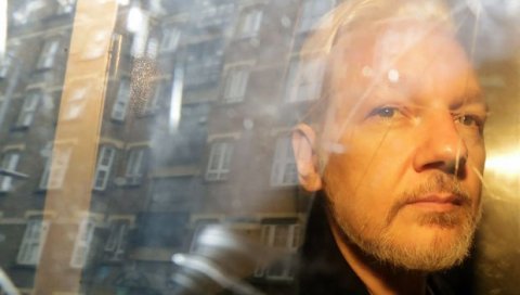 АСАНЖА НЕ МОЖЕ ДА СПАСИ ЧАК НИ ЛОБИРАЊЕ АУСТРАЛИЈЕ: САД одбијају да прекину прогон АСАНЖА НЕ МОЖЕ ДА СПАСИ ЧАК НИ ЛОБИРАЊЕ АУСТРАЛИЈЕ: САД одбијају да прекину прогон