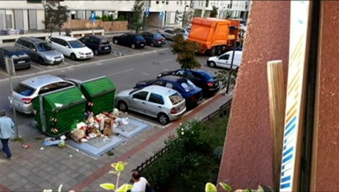 СТАНОВНИЦИ УЛИЦЕ НА НОВОМ БЕОГРАДУ ЖАЛЕ СЕ ДА НЕМАЈУ ГДЕ ДА ОДЛАЖУ ОТПАД: Претрпано у Милеве Марић Ајнштајн СТАНОВНИЦИ УЛИЦЕ НА НОВОМ БЕОГРАДУ ЖАЛЕ СЕ ДА НЕМАЈУ ГДЕ ДА ОДЛАЖУ ОТПАД: Претрпано у Милеве Марић Ајнштајн