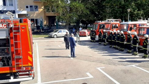 НOВO ВAТРOГAСНO ВOЗИЛO: Уручено ватрогасној јединици из Модриче НOВO ВAТРOГAСНO ВOЗИЛO: Уручено ватрогасној јединици из Модриче