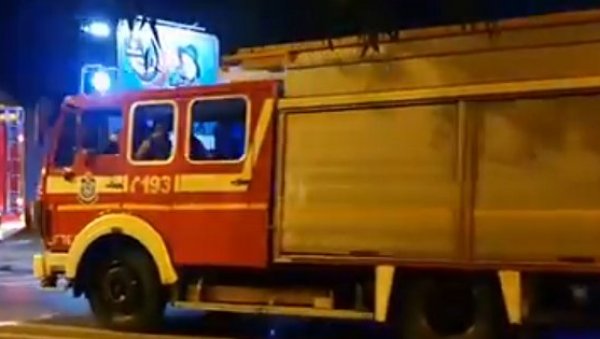 ЈЕДНА ОСОБА ЗАДОБИЛА ОПЕКОТИНЕ: Угашен пожар у Дому за старе у Младеновцу ЈЕДНА ОСОБА ЗАДОБИЛА ОПЕКОТИНЕ: Угашен пожар у Дому за старе у Младеновцу
