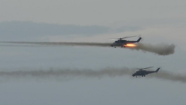 ОДБИЈЕН КОМБИНОВАНИ УДАР НА КРИМ: Потврђено - Хеликоптери Ми-24 по први пут потапали украјинске магуре (ВИДЕО) ОДБИЈЕН КОМБИНОВАНИ УДАР НА КРИМ: Потврђено - Хеликоптери Ми-24 по први пут потапали украјинске магуре (ВИДЕО)