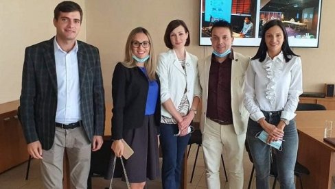 UDRUŽENJE ZDRAVSTVENIH RADNIKA KNEGINJA MILICA: Zubari dobili trening centar u Kruševcu UDRUŽENJE ZDRAVSTVENIH RADNIKA KNEGINJA MILICA: Zubari dobili trening centar u Kruševcu