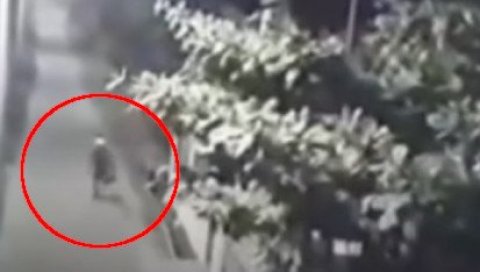 ФИЛМСКО БЕКСТВО ИЗ ЗАТВОРА: Ископао тунел дугачак 30 метара, цела земља трага за њим (ВИДЕО) ФИЛМСКО БЕКСТВО ИЗ ЗАТВОРА: Ископао тунел дугачак 30 метара, цела земља трага за њим (ВИДЕО)