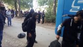 БОРАВИЛИ ВАН ПРИХВАТНОГ ЦЕНТРА: Из Сомбора измештено 98 имиграната БОРАВИЛИ ВАН ПРИХВАТНОГ ЦЕНТРА: Из Сомбора измештено 98 имиграната