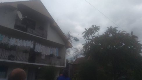 BORIO SE DA NE UDARI U KUĆU: Svedoci avionske nesreće kod Loznice opisali trenutak pada - SVE JE GORELO (FOTO) BORIO SE DA NE UDARI U KUĆU: Svedoci avionske nesreće kod Loznice opisali trenutak pada - SVE JE GORELO (FOTO)