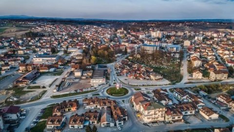 КОРОНА НЕ ШТЕДИ НИ НАЈМЛАЂЕ: У Прњавору, уз родитеље, заражено и њихово трогодишње дете! КОРОНА НЕ ШТЕДИ НИ НАЈМЛАЂЕ: У Прњавору, уз родитеље, заражено и њихово трогодишње дете!