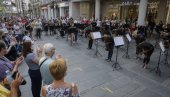 MUZIKA SVUDA: Beogradska filharmonija stiže do publike na neočekivanim mestima MUZIKA SVUDA: Beogradska filharmonija stiže do publike na neočekivanim mestima