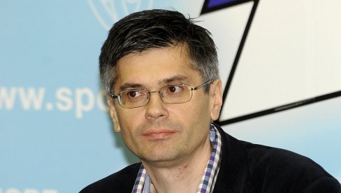 ОСТАО БЕЗ ПАСТЕ: Александар Чотрић “пољубио врата” у Москви ОСТАО БЕЗ ПАСТЕ: Александар Чотрић “пољубио врата” у Москви