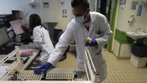 ЕВО КАКО ТЕЧЕ ИМУНИЗАЦИЈА У ФРАНЦУСКОЈ: Прву дозу вакцине примило 28 одсто одрасле популације ЕВО КАКО ТЕЧЕ ИМУНИЗАЦИЈА У ФРАНЦУСКОЈ: Прву дозу вакцине примило 28 одсто одрасле популације