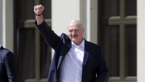 ЛУКАШЕНКО ШОКИРАО: Нећу бити ваш председник ако се усвоји нови Устав - Биће горе ако нам потуре рат! ЛУКАШЕНКО ШОКИРАО: Нећу бити ваш председник ако се усвоји нови Устав - Биће горе ако нам потуре рат!