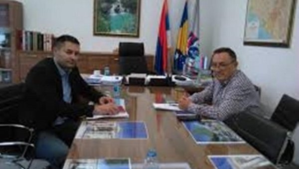 СТРУЈНИ УДАР У СОКОЦУ: Проблем у напајању долази због великог броја потрошача, каже руководилац Електродистрибуције СТРУЈНИ УДАР У СОКОЦУ: Проблем у напајању долази због великог броја потрошача, каже руководилац Електродистрибуције