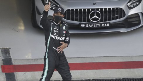 NIJE BILO NIKAKVE DILEME: Hamilton sportista godine u Velikoj Britaniji NIJE BILO NIKAKVE DILEME: Hamilton sportista godine u Velikoj Britaniji