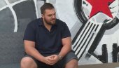 ОГРОМНИ ЏАМБО: Рукометни голман од 216 килограма и то у Партизану (ВИДЕО) ОГРОМНИ ЏАМБО: Рукометни голман од 216 килограма и то у Партизану (ВИДЕО)