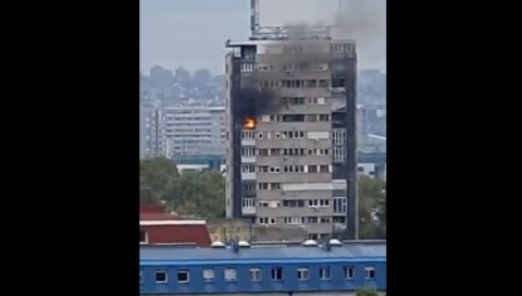 ПОЖАР НА НОВОМ БЕОГРАДУ: Гори стан на 11. спрату зграде (ВИДЕО) ПОЖАР НА НОВОМ БЕОГРАДУ: Гори стан на 11. спрату зграде (ВИДЕО)