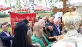 КРСНА СЛАВА МАНАСТИРА У СУВОМ ПОЉУ: Крста се никада не треба одрицати КРСНА СЛАВА МАНАСТИРА У СУВОМ ПОЉУ: Крста се никада не треба одрицати