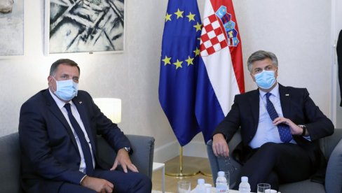 ДЕЈТОН МОЖЕ БАКИРУ ДА СЕ ОБИЈЕ О ГЛАВУ: Политика Сарајева изазива све оштрије реакције два конститутивна народа, Срба и Хрвата ДЕЈТОН МОЖЕ БАКИРУ ДА СЕ ОБИЈЕ О ГЛАВУ: Политика Сарајева изазива све оштрије реакције два конститутивна народа, Срба и Хрвата