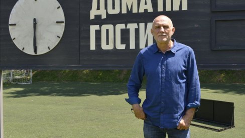 РАТ САОПШТЕЊИМА ЗБОГ СЕРИЈЕ! Лазар Ристовски разбеснео Звездаше, славни глумац одговара: Неће им пасти круна с главе РАТ САОПШТЕЊИМА ЗБОГ СЕРИЈЕ! Лазар Ристовски разбеснео Звездаше, славни глумац одговара: Неће им пасти круна с главе