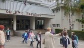 INSPEKCIJA OBIŠLA VRANJSKE ŠKOLE: Proveravaju da li se poštuju mere prevencije INSPEKCIJA OBIŠLA VRANJSKE ŠKOLE: Proveravaju da li se poštuju mere prevencije