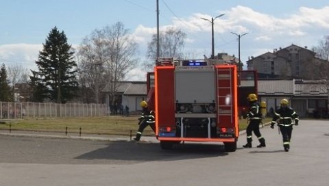 ТРАГЕДИЈА КОД КРУШЕВЦА: Жена страдала у пожару, ватрогасци још на терену ТРАГЕДИЈА КОД КРУШЕВЦА: Жена страдала у пожару, ватрогасци још на терену