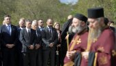 ДУБОКО ЖАЛИМ ЗБОГ ЗЛОЧИНА НАД СРБИМА: Пленковић на комеморативном скупу у Вариводама ДУБОКО ЖАЛИМ ЗБОГ ЗЛОЧИНА НАД СРБИМА: Пленковић на комеморативном скупу у Вариводама