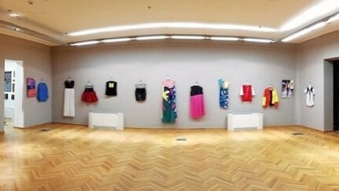 НЕОБИЧНА ИЗЛОЖБА У ВРШАЧКОМ МУЗЕЈУ: Представљене креације високе моде НЕОБИЧНА ИЗЛОЖБА У ВРШАЧКОМ МУЗЕЈУ: Представљене креације високе моде