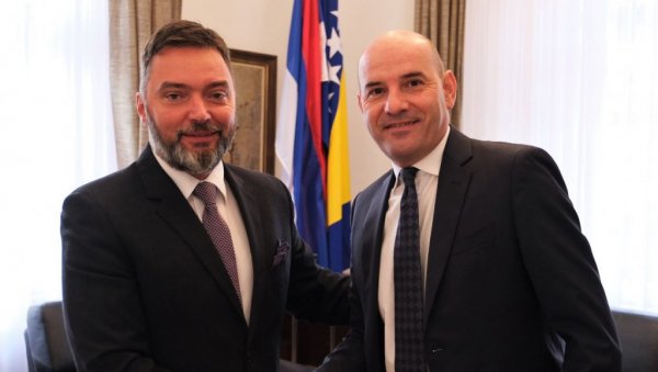 САСТАНАК СА АМБАСАДОРОМ СРБИЈЕ: Има простора за побољшање економске сарадње САСТАНАК СА АМБАСАДОРОМ СРБИЈЕ: Има простора за побољшање економске сарадње