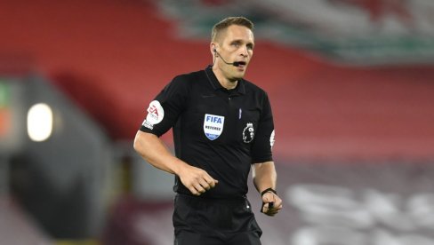 HIT REAKCIJA SUDIJE U LIVERPULU: Pauson se baš iznervirao zbog promašaja Lakazeta (VIDEO) HIT REAKCIJA SUDIJE U LIVERPULU: Pauson se baš iznervirao zbog promašaja Lakazeta (VIDEO)