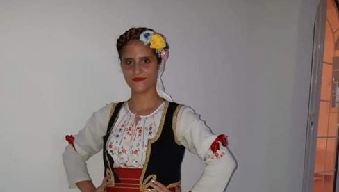 FOLKLORCI OPLAKUJU ANU (15) IZ OBREŽA: Otišla si u drugi dom i postala naš anđeo čuvar FOLKLORCI OPLAKUJU ANU (15) IZ OBREŽA: Otišla si u drugi dom i postala naš anđeo čuvar