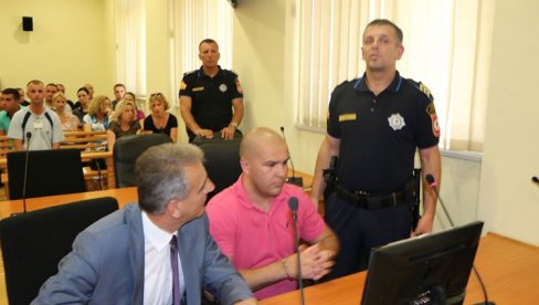 ТРАЖЕ ВЕЋУ КАЗНУ! Жалбени поступак на суђењу Милишићу, осуђеном за убиство Шупљеглава у Требињу ТРАЖЕ ВЕЋУ КАЗНУ! Жалбени поступак на суђењу Милишићу, осуђеном за убиство Шупљеглава у Требињу