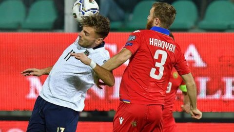 УЗЕО ЈЕ ПУШКУ У РУКЕ И ОТИШАО ДА БРАНИ СВОЈ НАРОД: Капитен Јерменије прекинуо каријеру и отишао у рат УЗЕО ЈЕ ПУШКУ У РУКЕ И ОТИШАО ДА БРАНИ СВОЈ НАРОД: Капитен Јерменије прекинуо каријеру и отишао у рат