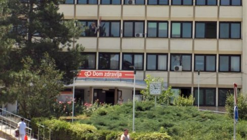 НА РАСПОЛАГАЊУ 9.000 ДОЗА: У лесковачки Завод за јавно здравље стигле вакцине против сезонског грипа НА РАСПОЛАГАЊУ 9.000 ДОЗА: У лесковачки Завод за јавно здравље стигле вакцине против сезонског грипа