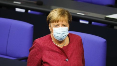 МРАЧНА НАЈАВА АНГЕЛЕ МЕРКЕЛ: Долази тешка зима, људи се неће моћи виђати као пре! МРАЧНА НАЈАВА АНГЕЛЕ МЕРКЕЛ: Долази тешка зима, људи се неће моћи виђати као пре!