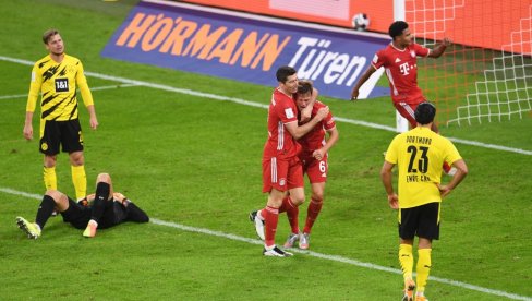 BAVARCI NE GUBE KADA SE IGRA ZA TROFEJ: Dortmund nije izdržao, Bajern osvojio Superkup Nemačke (VIDEO) BAVARCI NE GUBE KADA SE IGRA ZA TROFEJ: Dortmund nije izdržao, Bajern osvojio Superkup Nemačke (VIDEO)