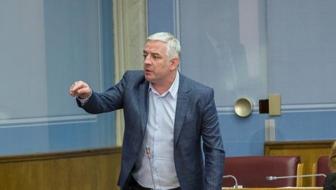 НАРОД НИЈЕ ГЛАСАО ЗА ОНО ШТО РАДЕ БЕЧИЋ И КРИВОКАПИЋ: Јован Вучуровић о 200 дана Владе ЦГ НАРОД НИЈЕ ГЛАСАО ЗА ОНО ШТО РАДЕ БЕЧИЋ И КРИВОКАПИЋ: Јован Вучуровић о 200 дана Владе ЦГ