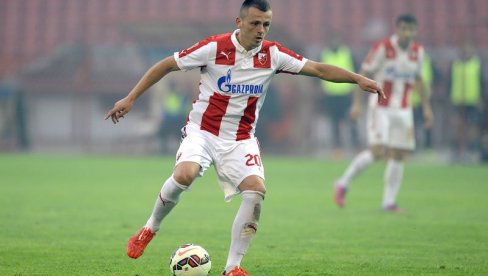 ZA NJEGA SU RATOVALI ZVEZDA I PARTIZAN: Danas nastupa u sedmom rangu srpskog fudbala (FOTO) ZA NJEGA SU RATOVALI ZVEZDA I PARTIZAN: Danas nastupa u sedmom rangu srpskog fudbala (FOTO)