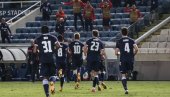 ZVEZDA ZA ČAST SRPSKOG FUDBALA: Kipar je ovoga puta bio taličan crveno-belima ZVEZDA ZA ČAST SRPSKOG FUDBALA: Kipar je ovoga puta bio taličan crveno-belima